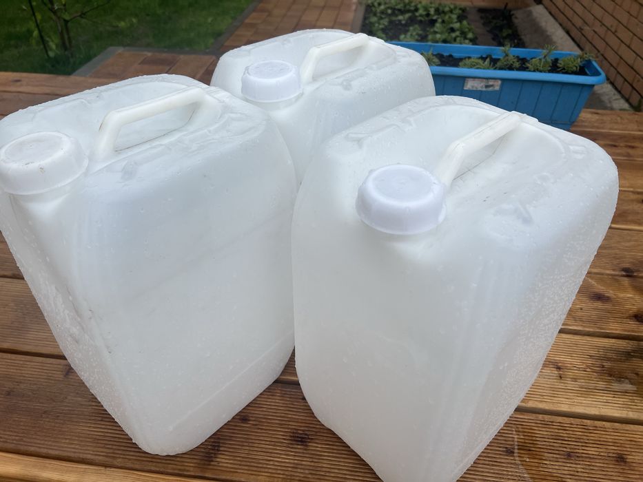 Канистры для храненмя жидкостей
