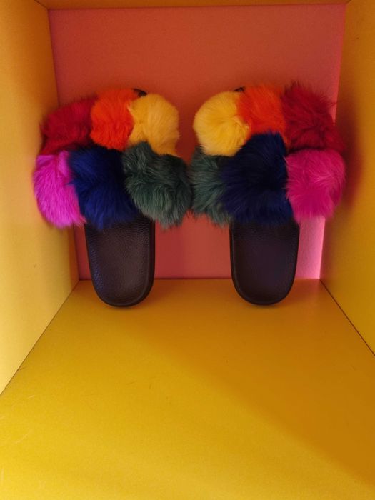 Ункални дамси чехли с естествен косъм!Налични всички номера!