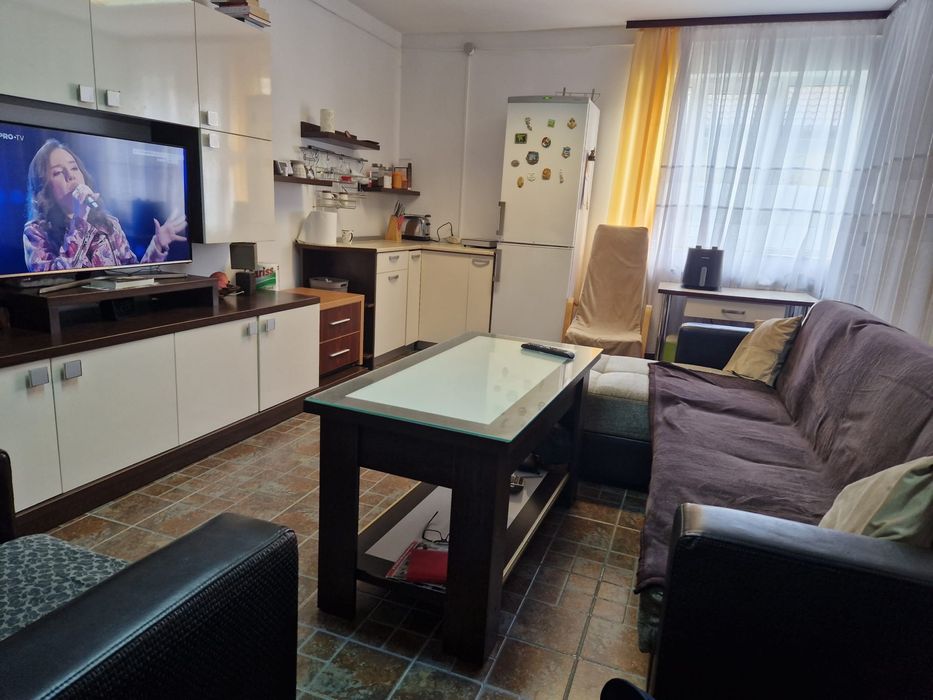Clădire și teren