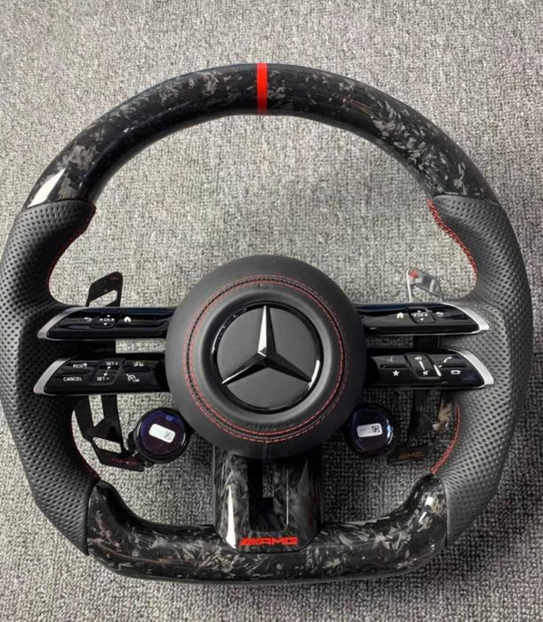 Mercedes AMG спортен волан Carbon с червен маркер и контролери