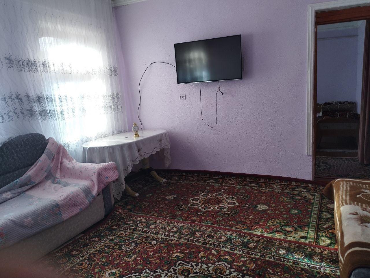 Uy sotiladi 5 sotix yer maydoni hamma sharoitlari joyda Manzil Ziyokor