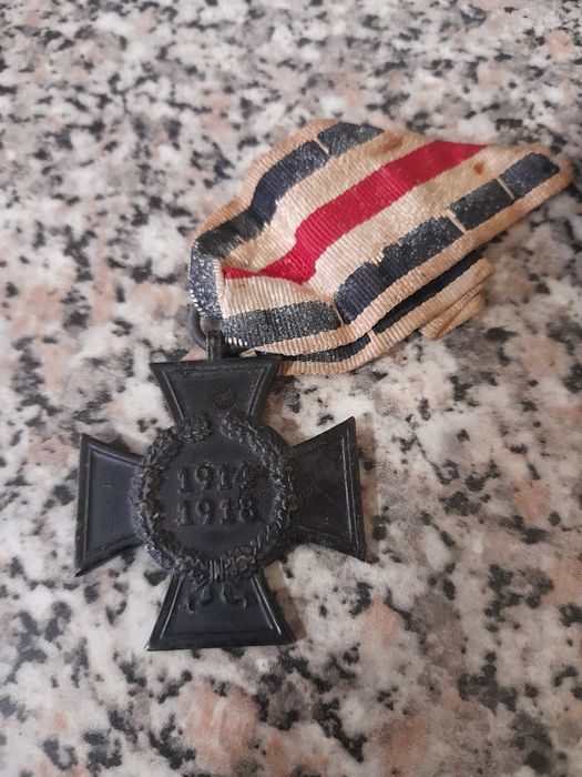 Vand doua decorati mitare . ca  istorie le aveti an imagine