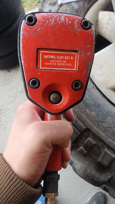 Pistol pneumatic impact