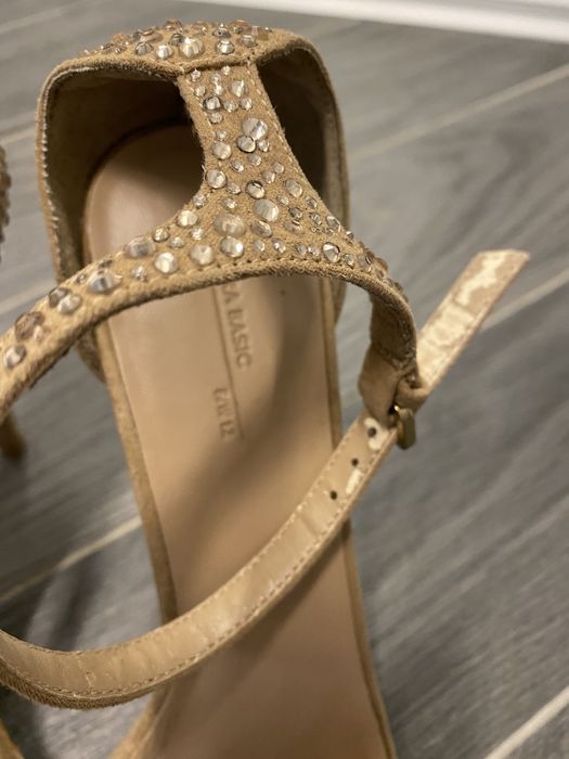 Sandale Zara bej, din piele, cu toc (stil Musette/ Ana Cori)