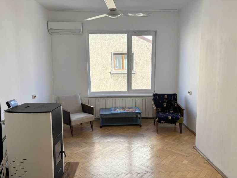 Дава се под наем Тристаен апартамент в Бургас, Възраждане - 90 кв.м за 350 € - Снимка #1