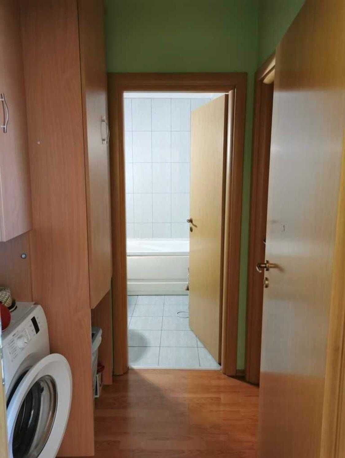 De Vanzare apartament cu 2 camere , semidecomandat , Str. Corvinilor