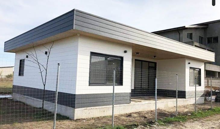 Casa, garaje auto, containere pe structura metalica si panou sandwich