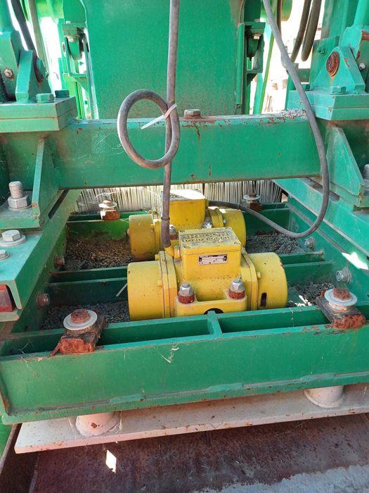 Masinarie de fabricat pavaje automatizata.