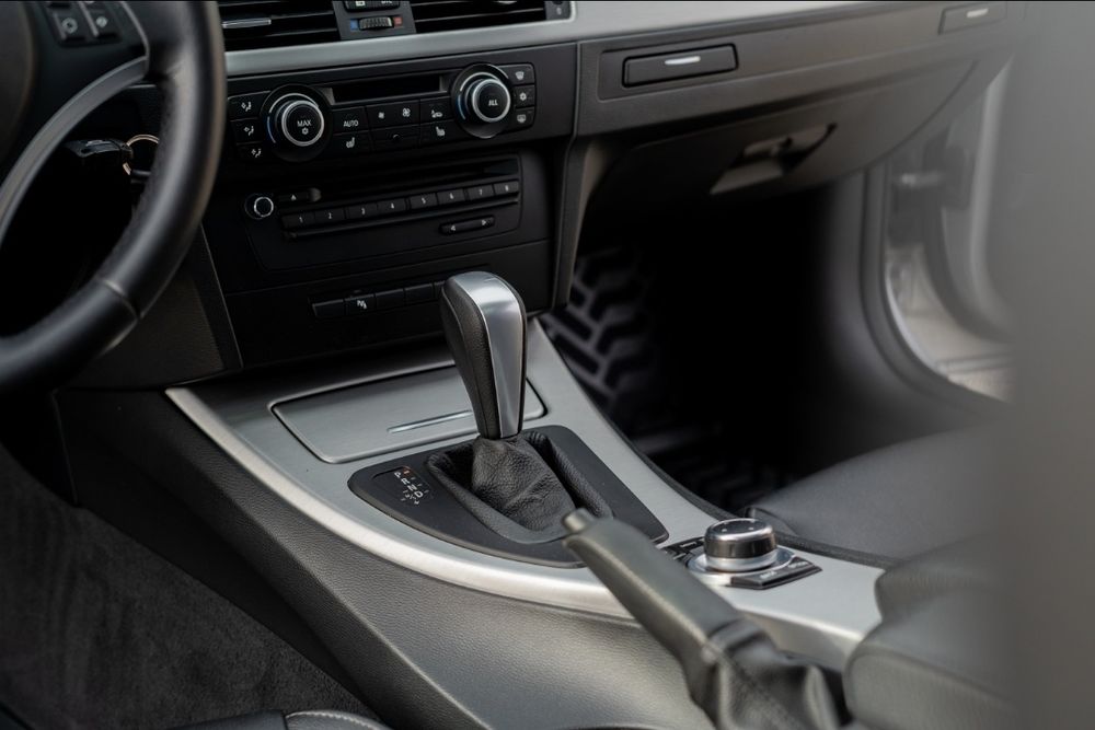 Bmw seria 3 320d, E90, automat, facelift.
