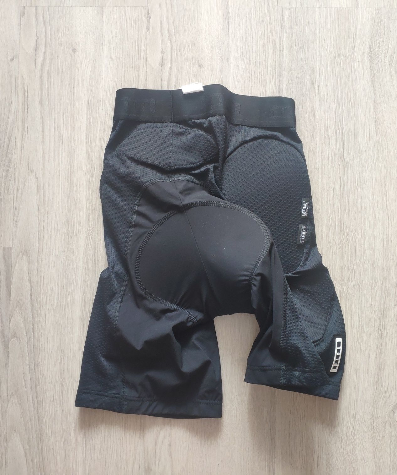 ION™MTB Protection Short Scrub Amp M's, мъжки къси панталони,велосипед
