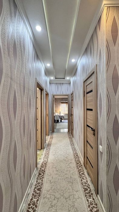 Povorot, 61kv. Kvartira sotiladi!