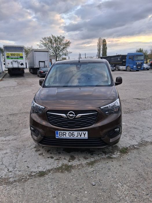 Opel Combo Life, 1.5 cdti / 130 cp, 20917 km, an 2019, unic proprietar