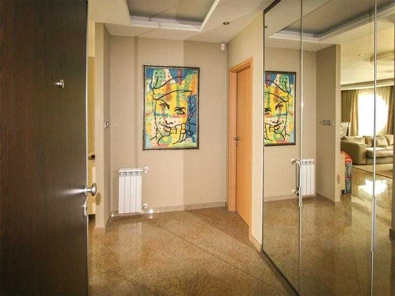 Продаваме Четиристаен Апартамент В Младост 1.