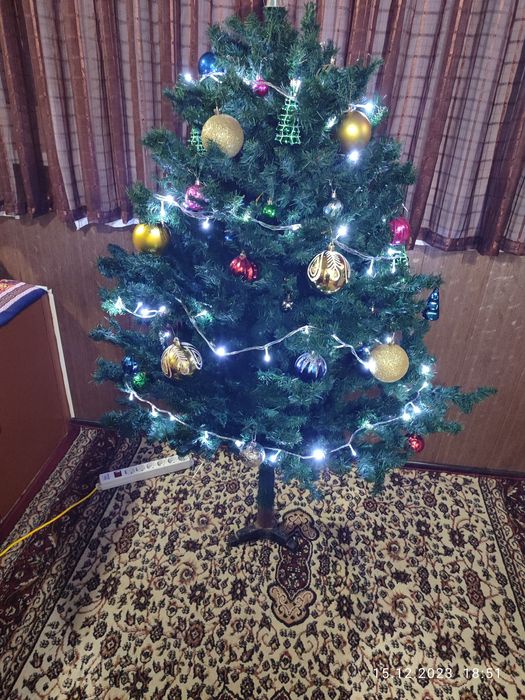 Ёлка новогодняя.