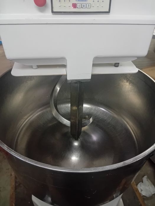 Професионална тестомесачка.тестобъркачка