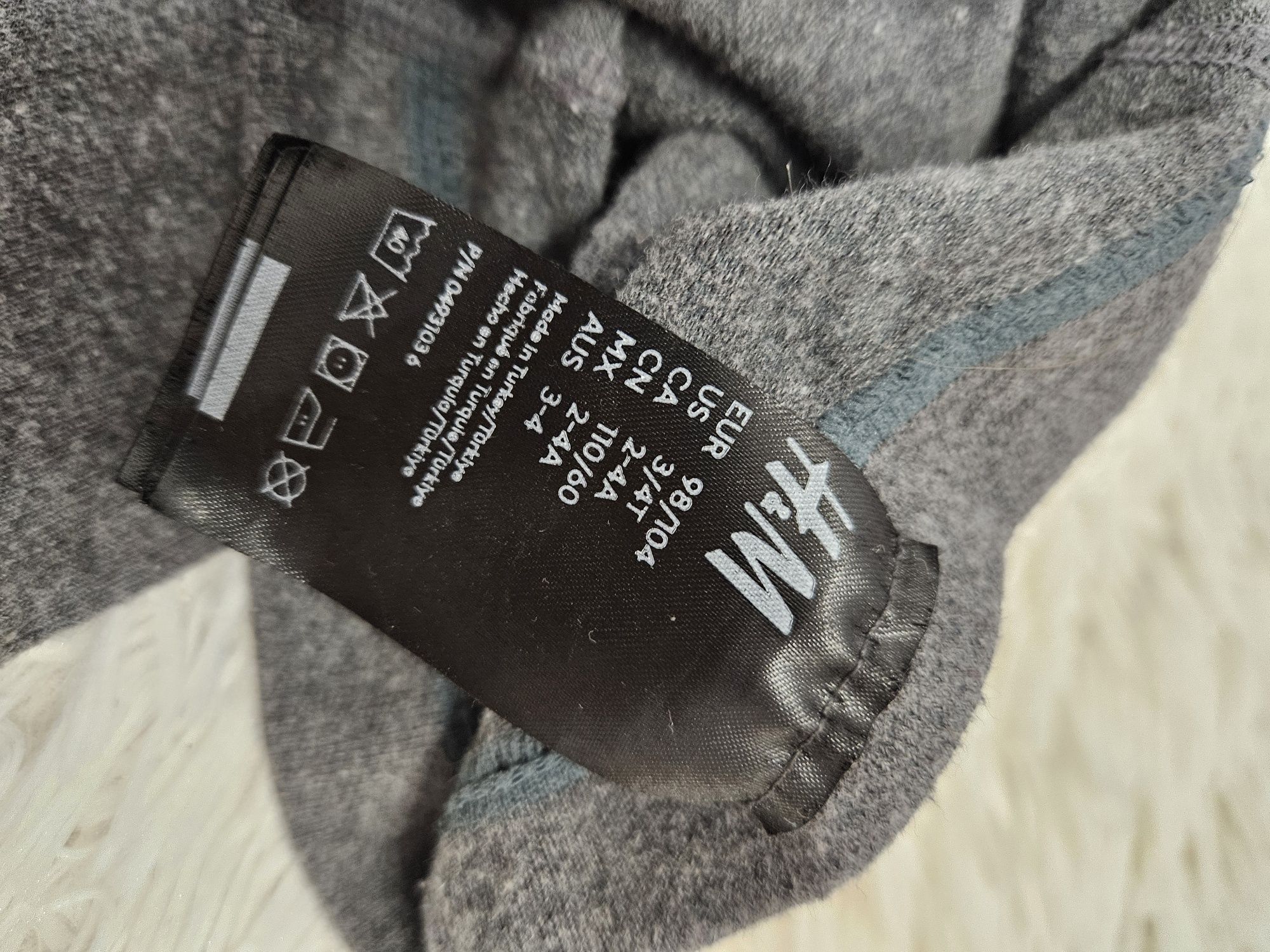 Ciorapi cu chilot 
H&M
Marimea 98/104
Stare foarte bună 
15 lei