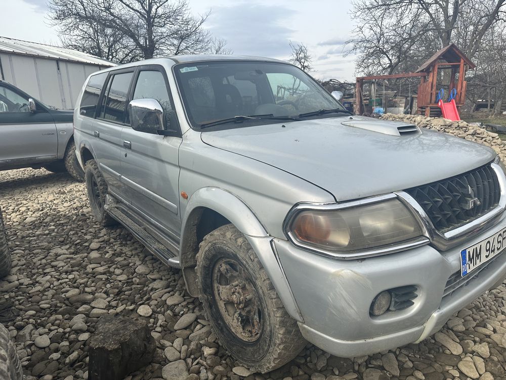 Dezmembrez Mitsubishi pajero sport motor 2.5