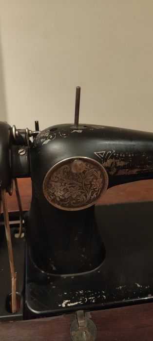 Mașina de cusut Singer!