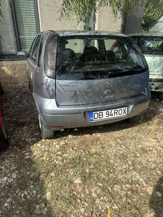 Vand opel corsa 2 bucati 1,2 benzina