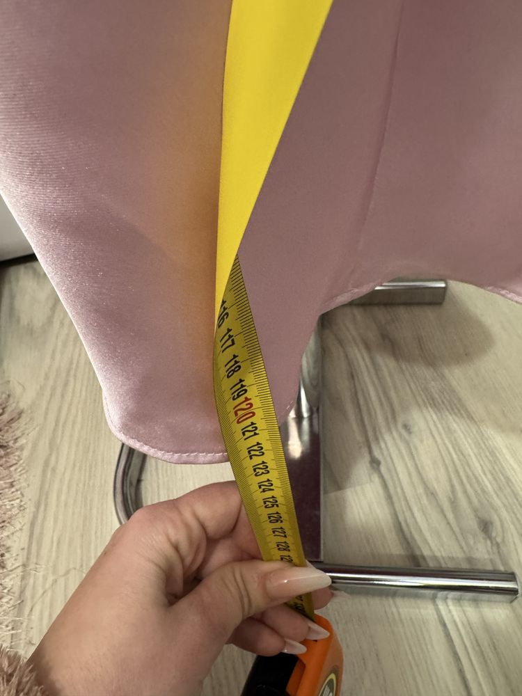 Rochie midi / lungă cu spatele gol satinată roz pastel Zara mărimea S
