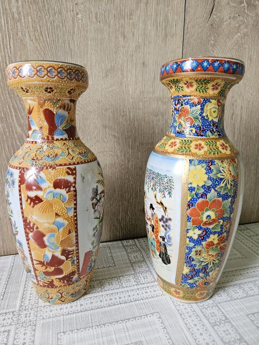 Vaze din porțelan , china( anii 80)