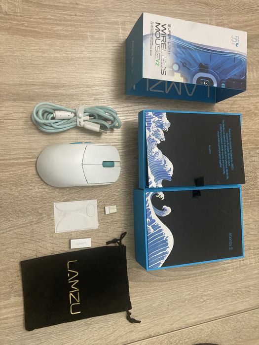 Игровая мышь lamzu superlight