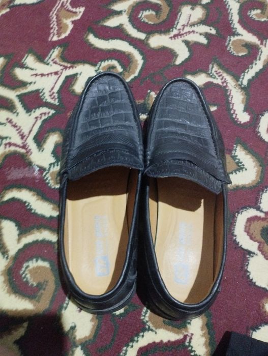 Yangi holatda 1 marta kiyilgan 42 razmer  yuvsa yaltiraydi