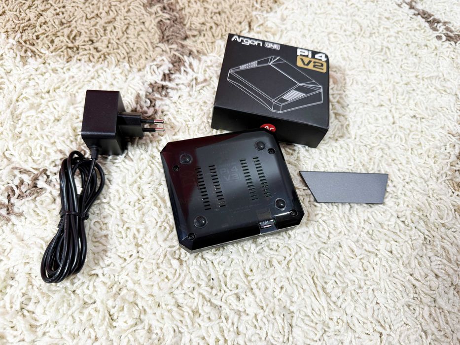 Raspberry Pi 4B 4GB + Argon One V2 + alimentator + POE Adapter Gigabit