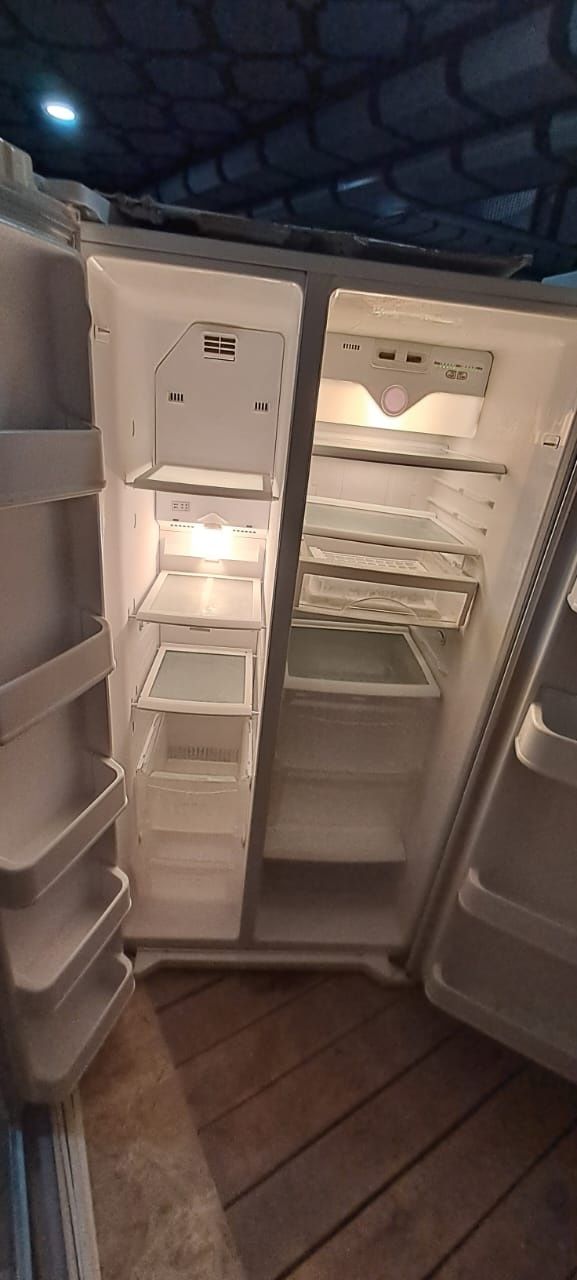 Холодильник двух дверный