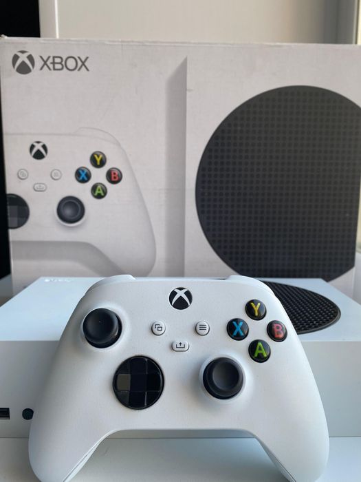 Xbox Series S (512 ГБ) в идеальном состоянии