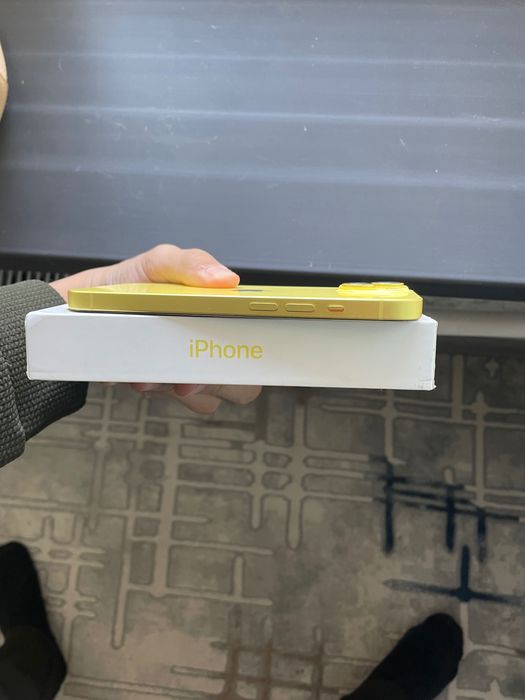 iphone 14 yellow