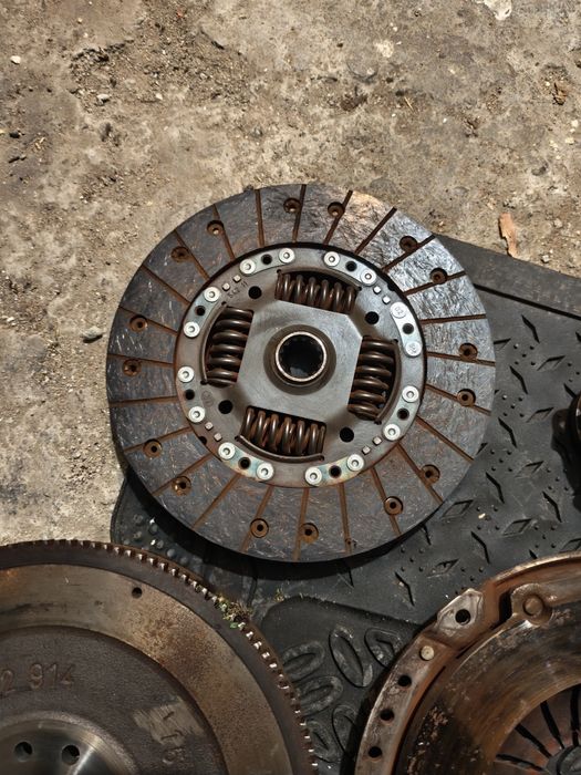 Съединител и маховик Опел Астра Г 2.0дизел 101коня