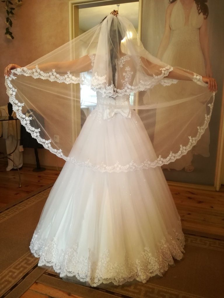 Разкошна сватбена рокля