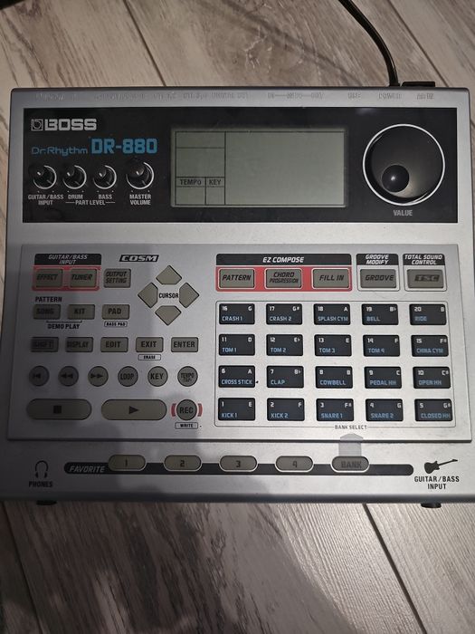 Драм машина или ритм процессор .

Коротко и по