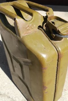 Канистра металлическая ГСМ 10 л в хорошее состояние