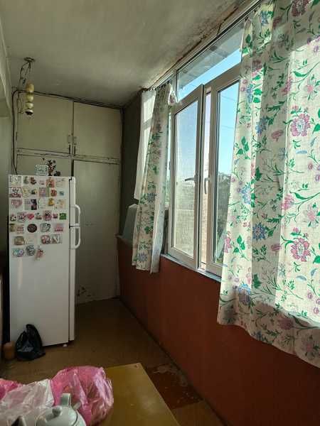 Продается 2 комнатная квартира на Кадышева, рядом базар и 151 школа