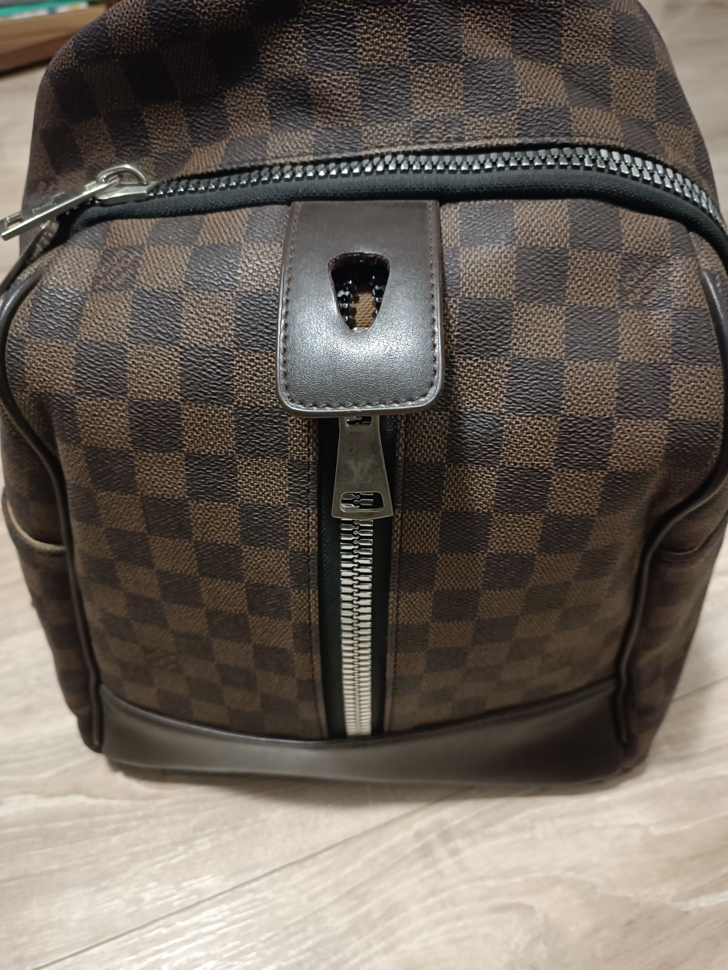 чантичка раничка Louis Vuitton клъч