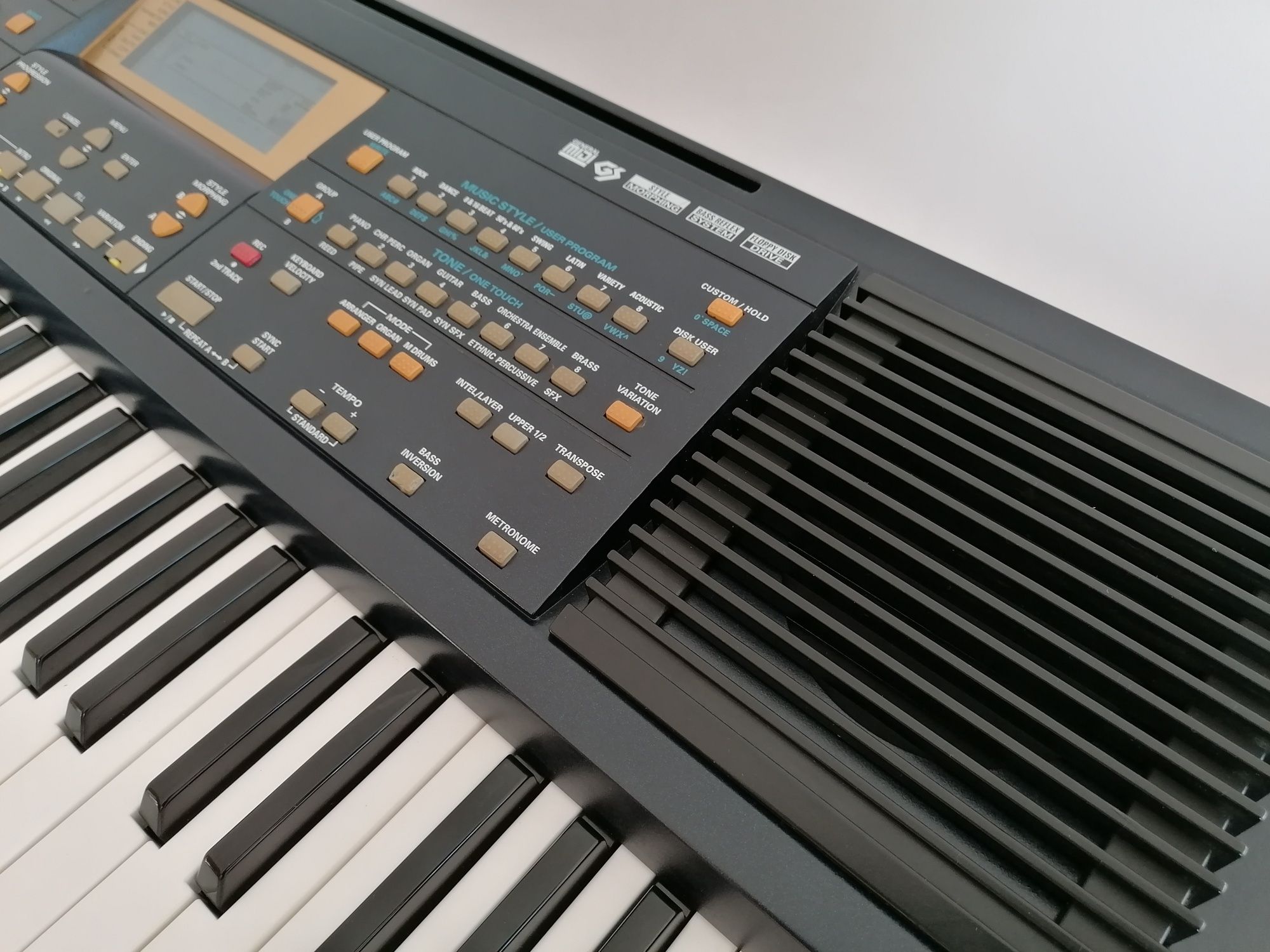 ROLAND EM-50 creative keyboard orga pian sintetizator profesional