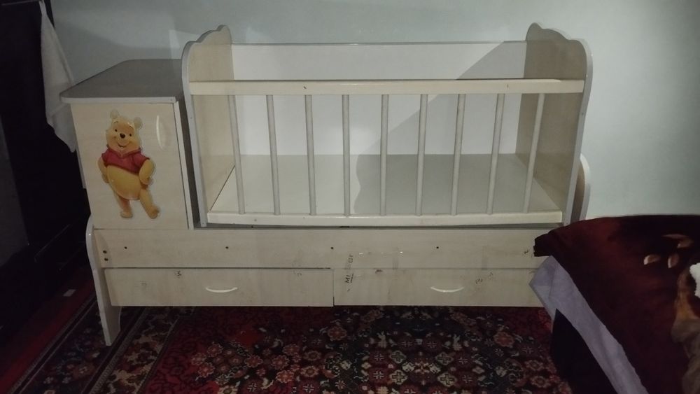 Детский кровать и шкаф