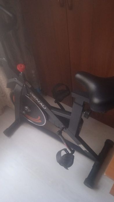 Вело тренажёр почти не использовался