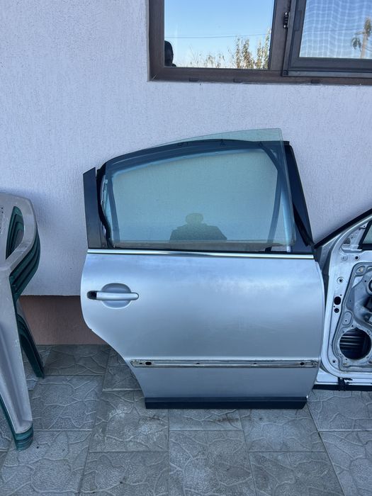 Piese Passat B5.5 aripa portiera geam macara