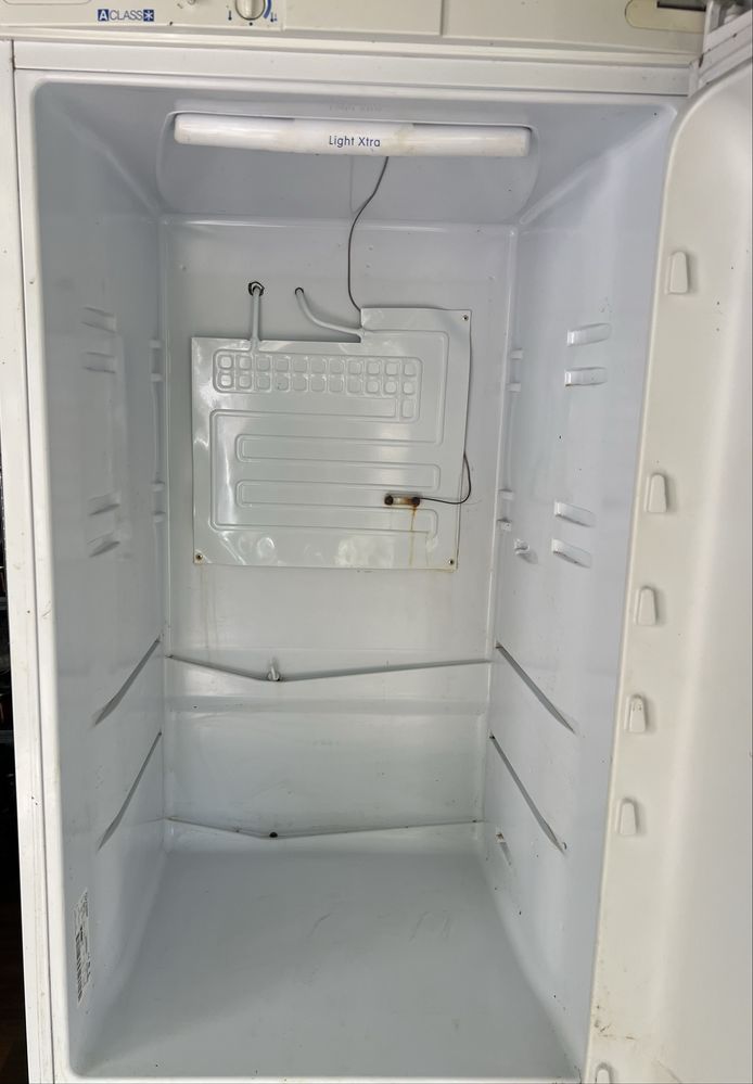 Хладилник със фризер INDESIT
