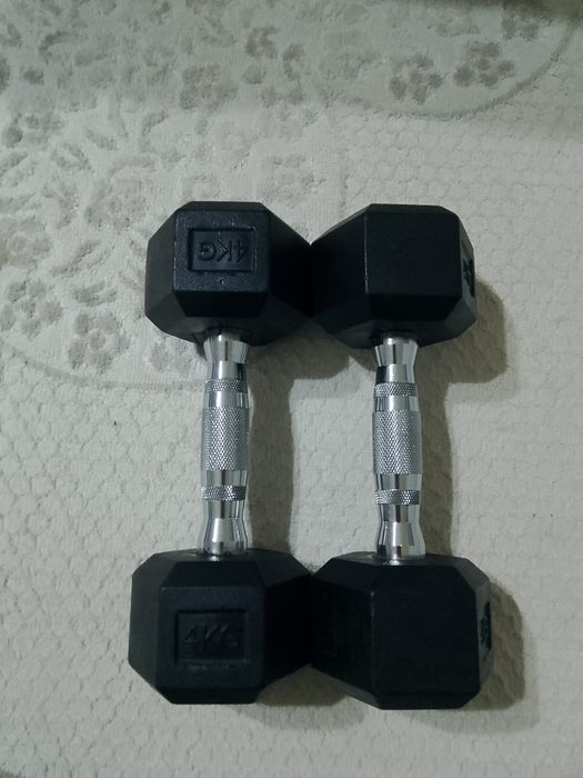 Продам гантели 2шт 8кг 12000тг