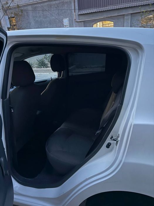 Spark Sotiladi 2015 yil 2 evro avtomat prapani bor