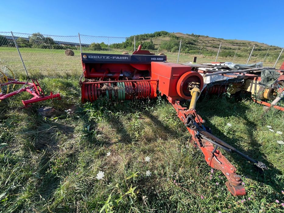 Tractor cu utilaje -balotiera -cositoare -grebla-remorca peridoc