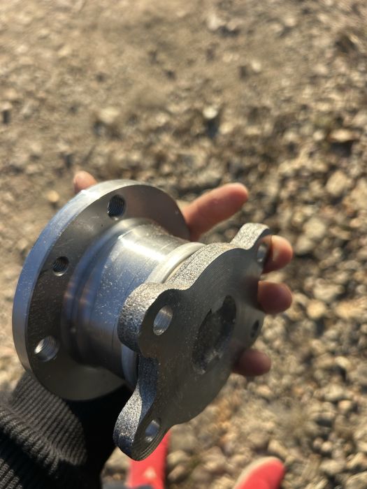 Продам ось на прицеп