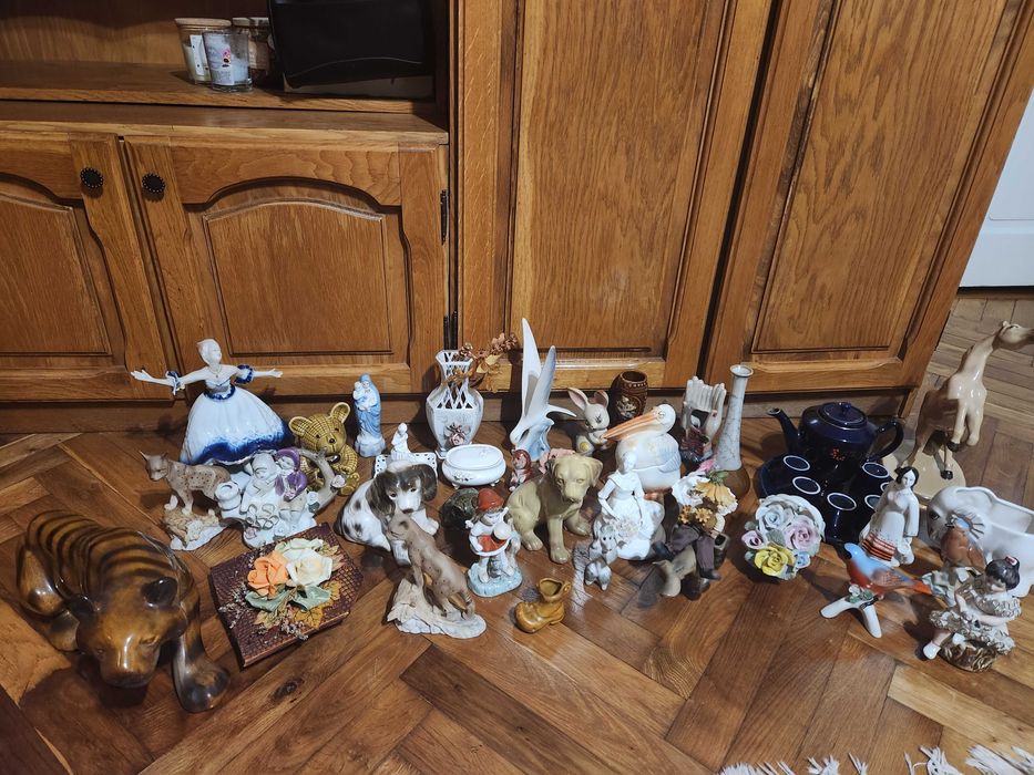 Colectie bibelouri portelan romanesti si straine