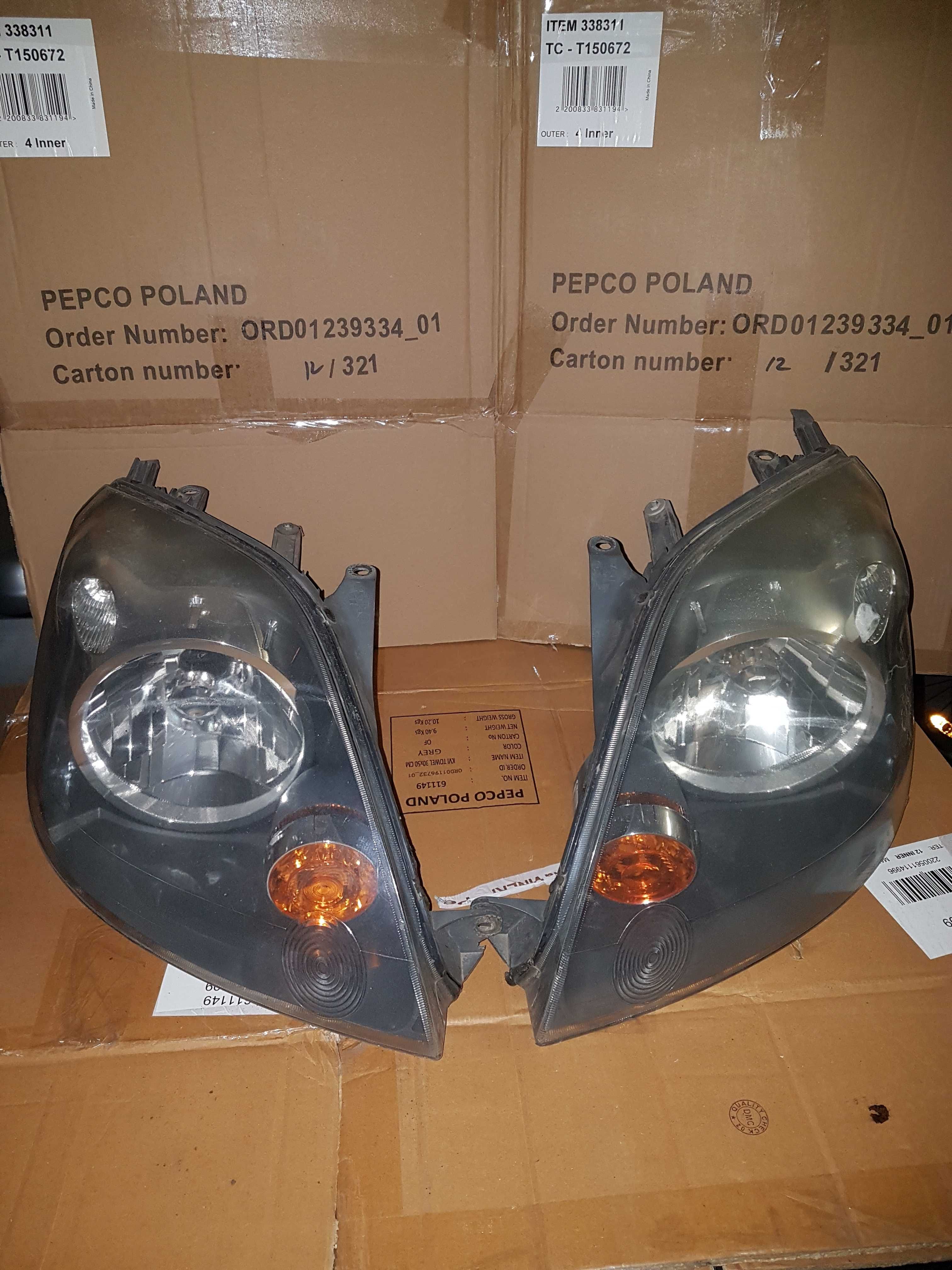 2 Faruri Ford Fiesta MK6, lampa spate, tripla dreapta, OEM Ford, 2006