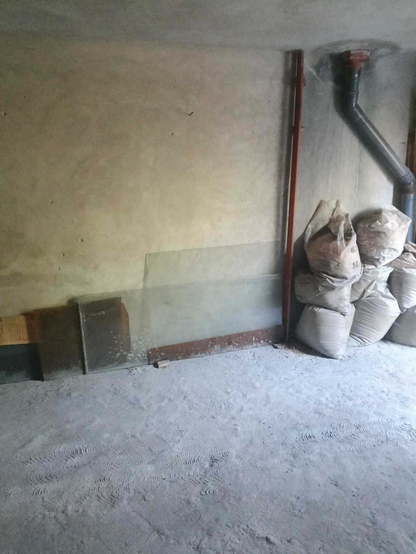 Дава се под наем гараж в квартал "Възраждане"!