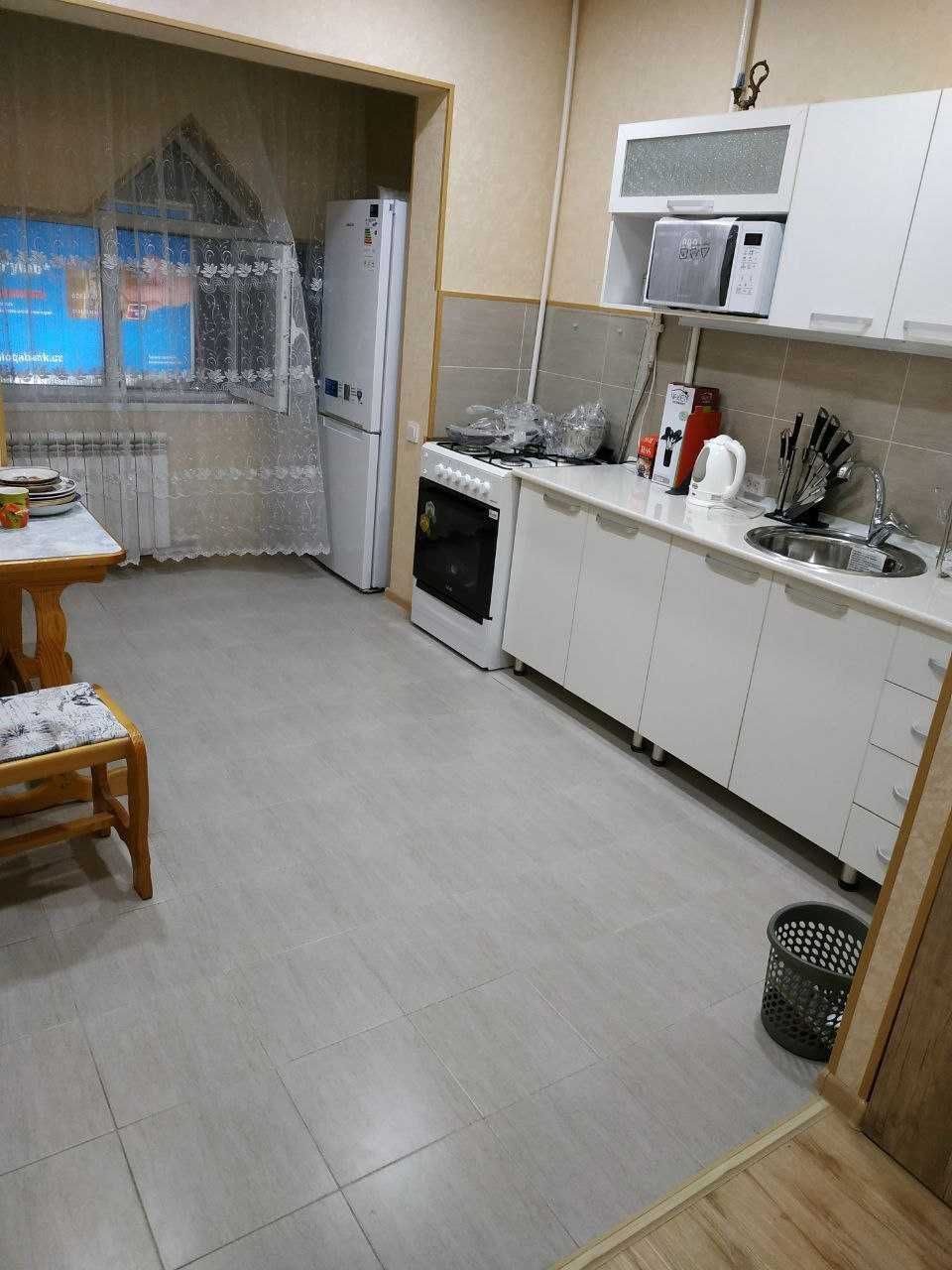 м.Ойбек массив Айбек школа 60 2-комн 6/9 60 м² мебель чистая